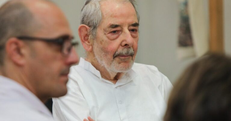 9137e2e4345e9b6484b5e7fc93805dc4