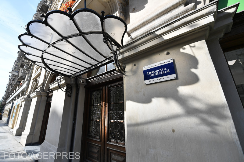 b91b775cdb34450f82c8625a38990f7f-1