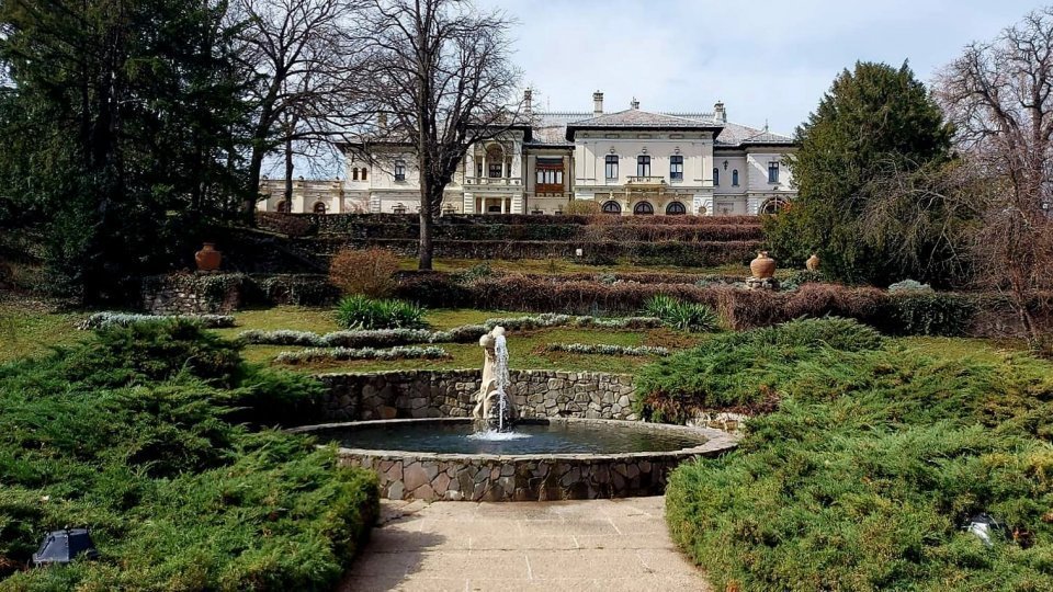 f2e209b710360ef8eb67a22ed519ffa0