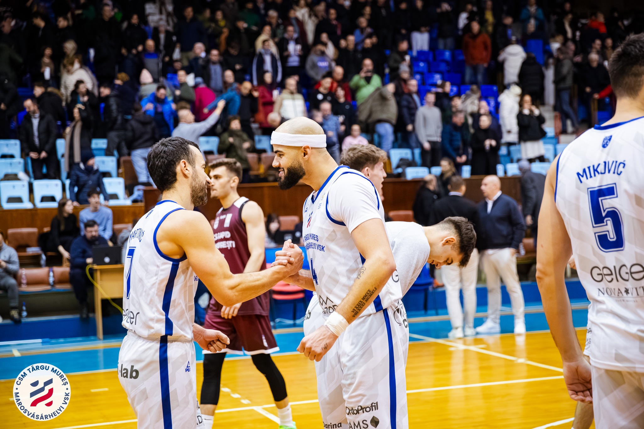 17ec613246c717fc3b96db78f5892a4b-1