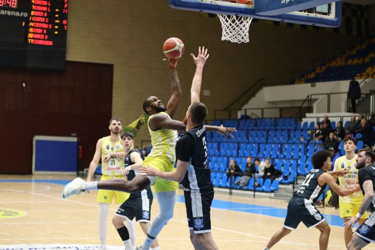 7f6b040afb0eeea985fbf659936826bb-1