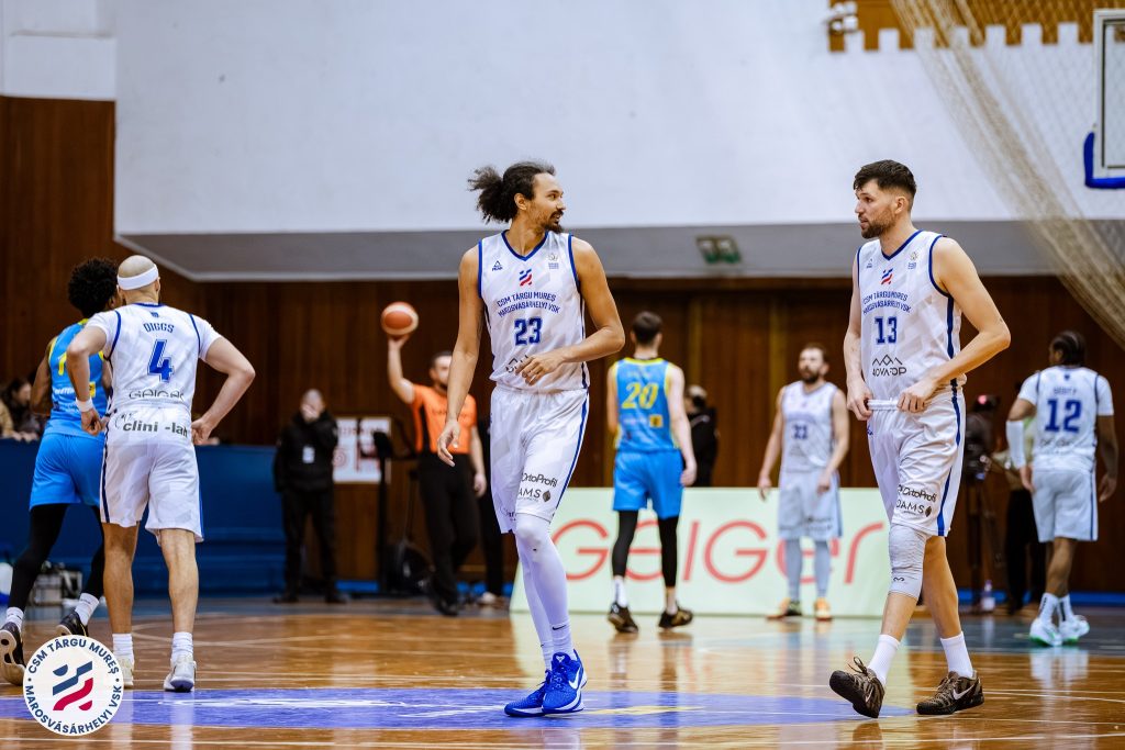 f5c81cfc3d814cd7c4585363ba68b04a-1