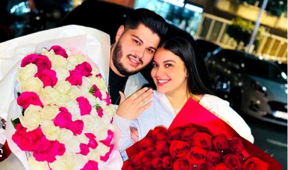 b3e1e9e7a4d748fe5cb067402d01e9f7-1